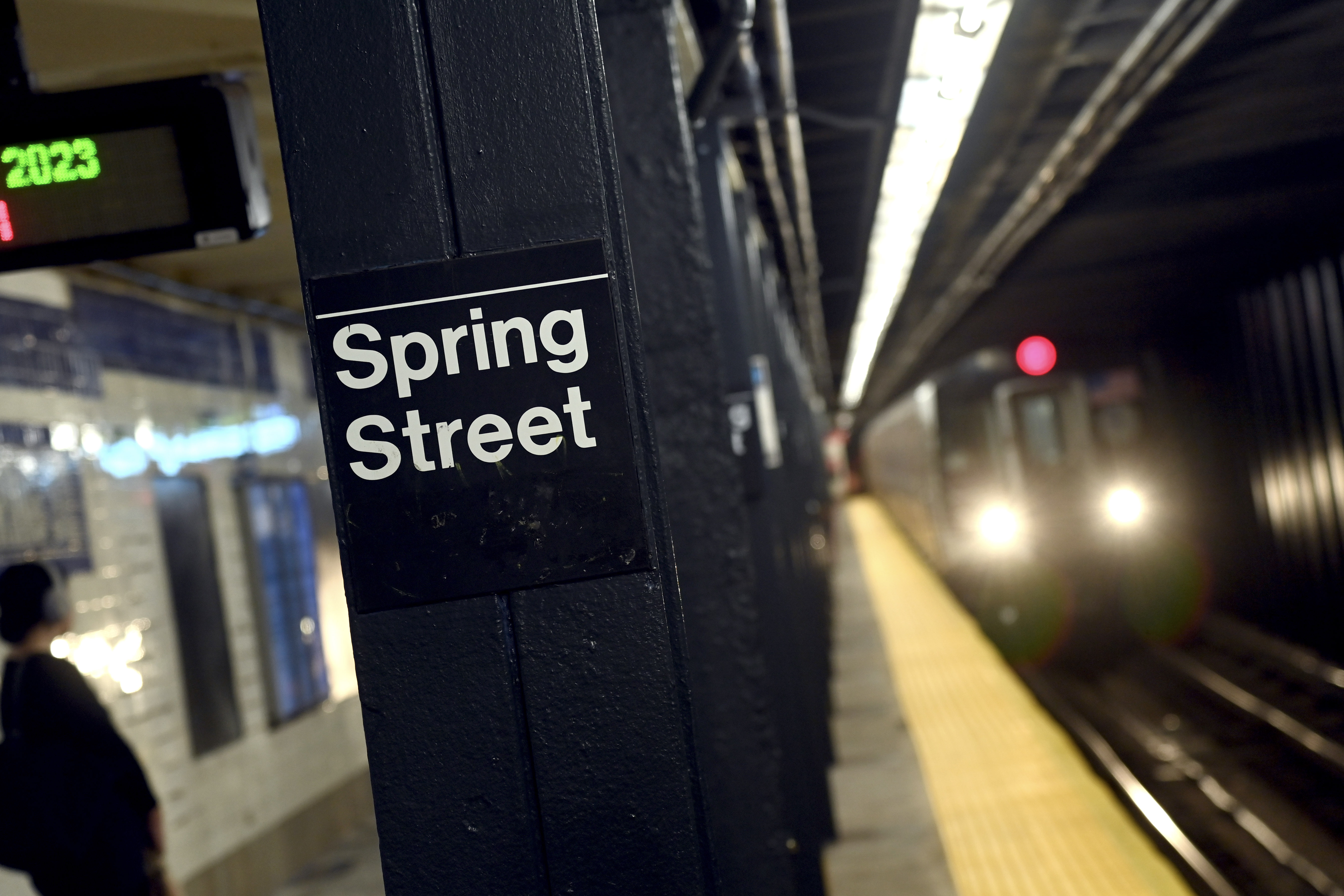 PHOTOS: MTA Completes Re-NEW-Vation at Spring St C E Station